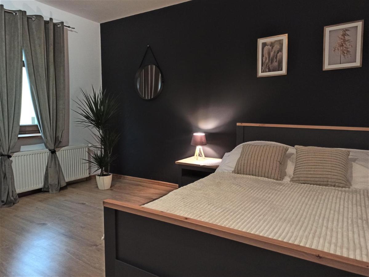 Ferienwohnung Cztery Katy W Rynku Waldenburg Exterior foto