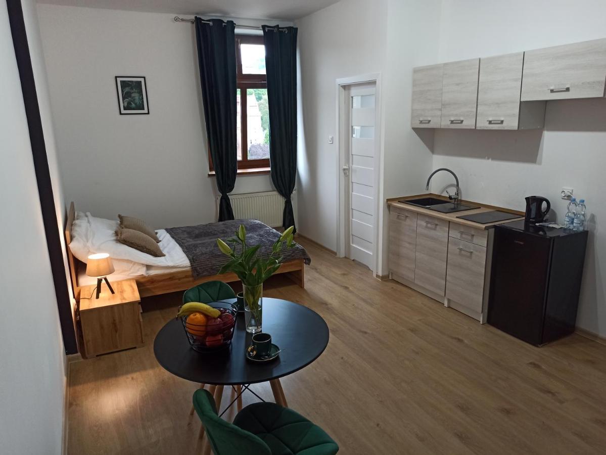 Ferienwohnung Cztery Katy W Rynku Waldenburg Exterior foto