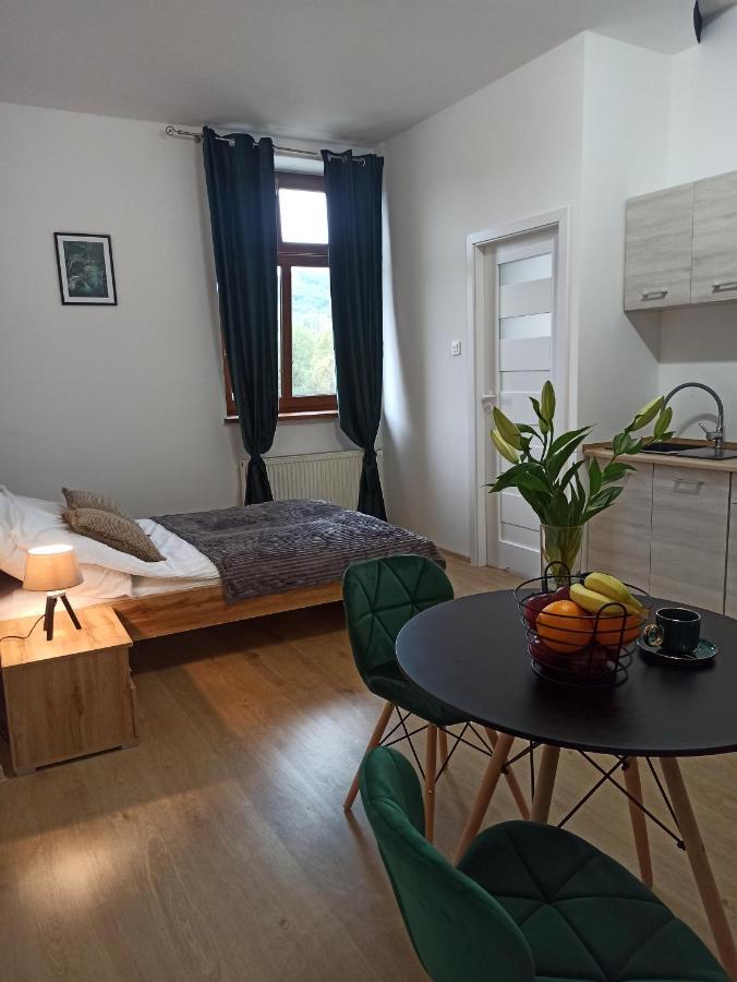 Ferienwohnung Cztery Katy W Rynku Waldenburg Exterior foto